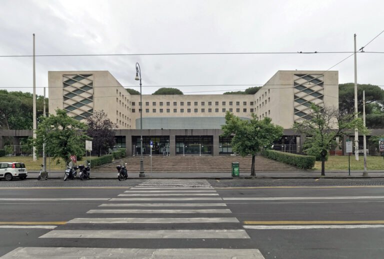 Palazzo delle Poste, Ostiense — Adalberto Libera & Mario De Renzi