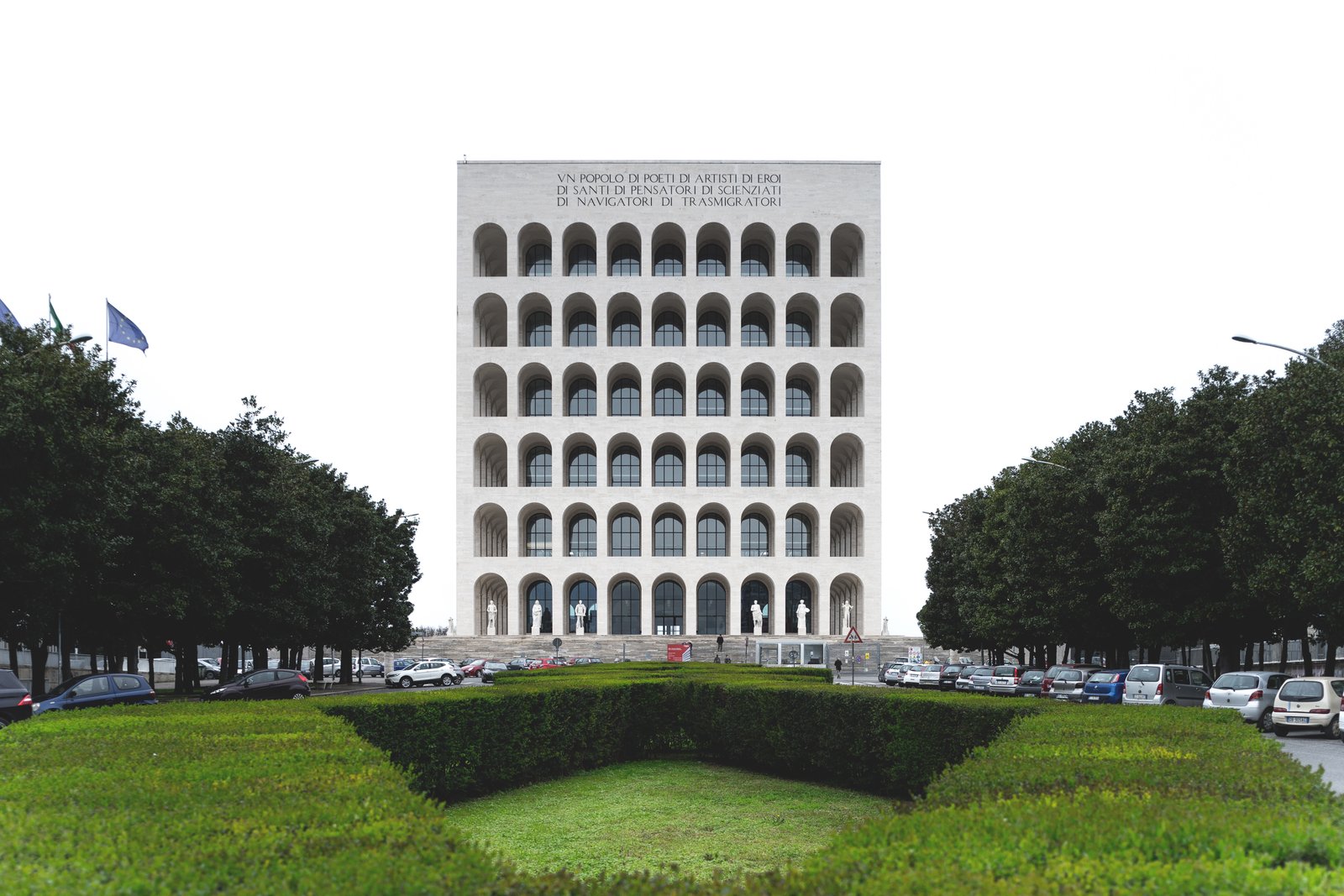 Palazzo della Civilta Italiana, corner perspective