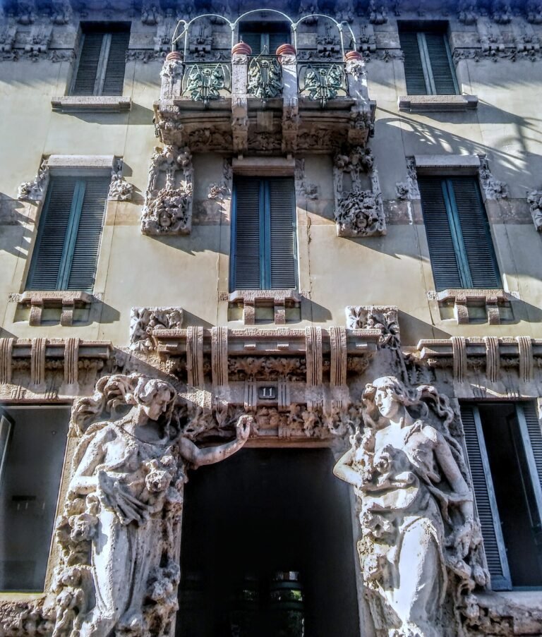 Art Nouveau vs Art Deco vs Liberty: how to tell them apart