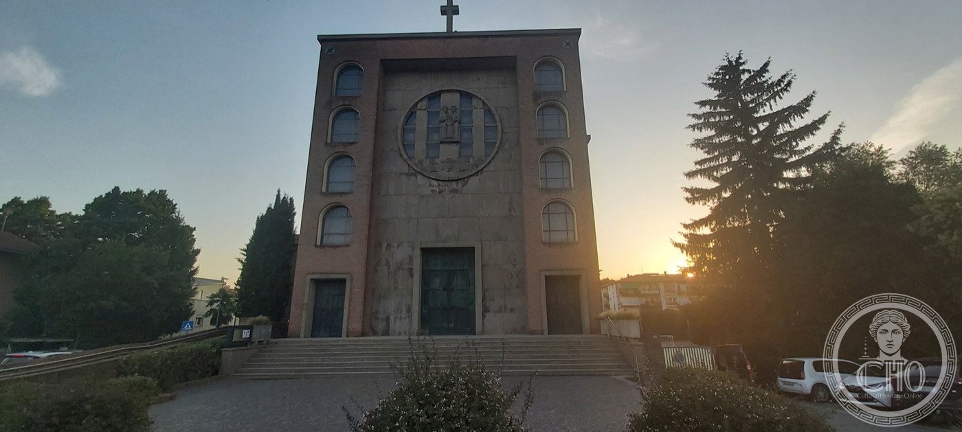 Chiesa della Sacra Famiglia — Padua, San Giuseppe Quarter (1936–1940) — The facade seen frontally, the circular Holy Family relief centred in the gable.