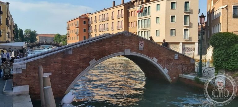 Ponte del Pagan — a 1933 Bridge on Venice’s Rio Novo