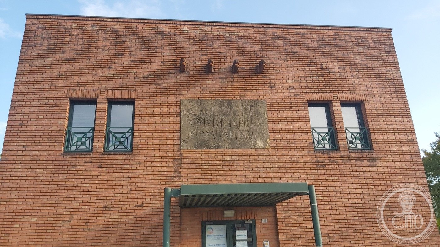 Ex Casa del Fascio — Rubano (Quirino De Giorgio, 1937–1939) — The main facade, with the entrance canopy below the inscription.